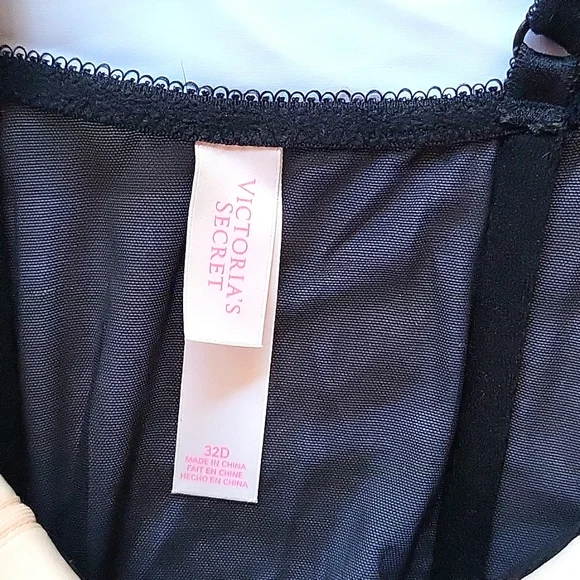 Lingerie, Victoria's secret 32D - Picture 5 of 5